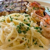 gegrillter-schwertfisch-mit-scampispiessen-und-spaghetti