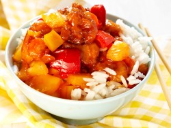 Süsssaures Schweinefleisch mit Ananas und Paprika