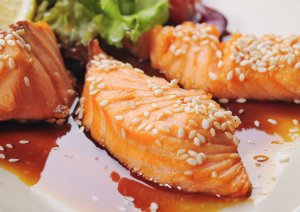 Teriyaki Lachsfilet - Glasiertes Lachsfilet
