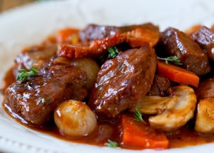 Gulasch mit Pilzen