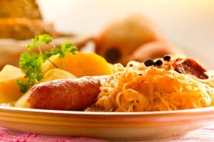 Sauerkraut-Eintopf-mit-Chorizo-und-Kartoffeln