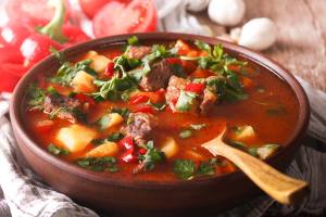 heisse-gulaschsuppe