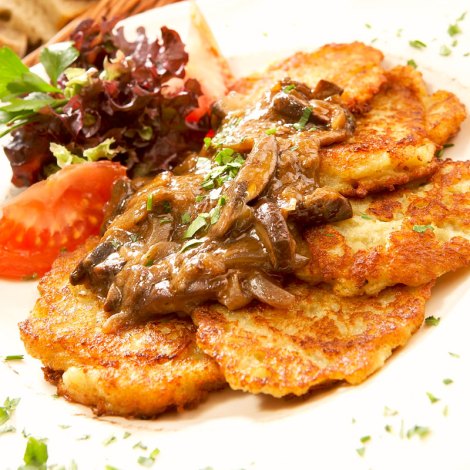 Kartoffelfrikadellen mit Pilzsauce