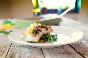 Zander-mit-Kartoffelpuereet-und-Bohnen2