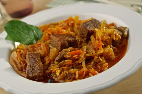 Das perfekte Winteressen - lange geschmortes Szegediner Gulasch