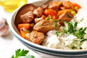 Kalbsgulasch-mit-Reis
