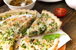 Ouiche-mit-Lachs-und--Spinat