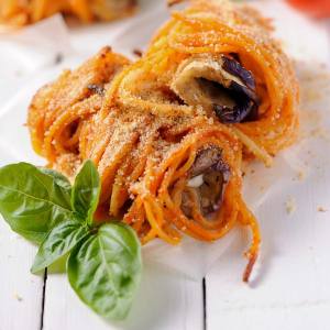 Spaghetti mit Auberginensugo