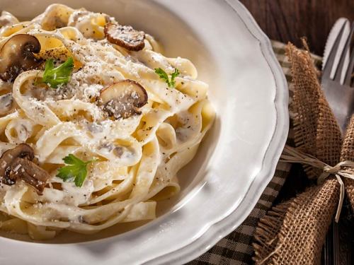 tagliatelle-mit-champignons-und-gorgonzola
