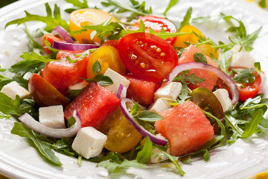 Feta-Wassermelonen-Salat mit Tomaten | Der Kochguide