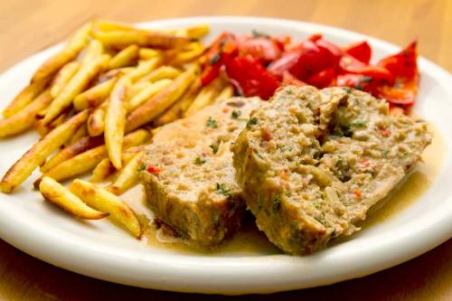 Hackbraten mit Schupfnudeln