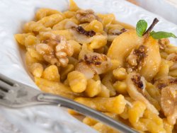 Knöpfle mit Gorgonzola Birnen ueberbacken