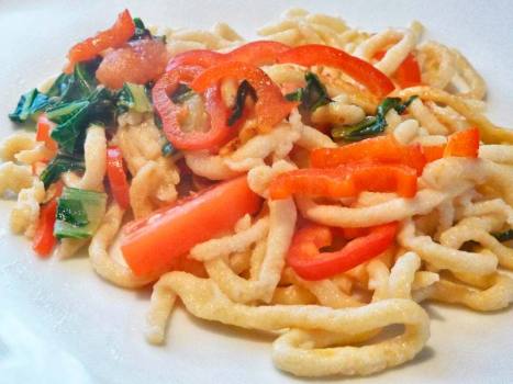 spaetzlepfanne-mit-mangold