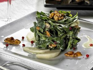 spinat-mit-walnuss-und-apfel